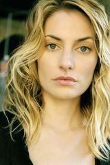 Mädchen Amick as Alice Cooper