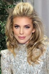 AnnaLynne McCord as Naomi Clark