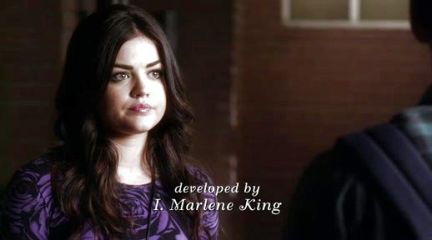 Aria Montgomery's Bonnie Top in Rose Print on Pretty Little Liars