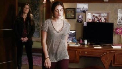 Aria Montgomery's Favorite T-Shirt on Pretty Little Liars