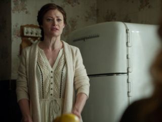 Belle 's Perrie Lace Dress on Once Upon A Time