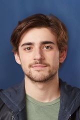 Charlie Rowe as Leo Roth