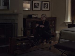 Claire Underwood's Thermal Running Tights on House of Cards
