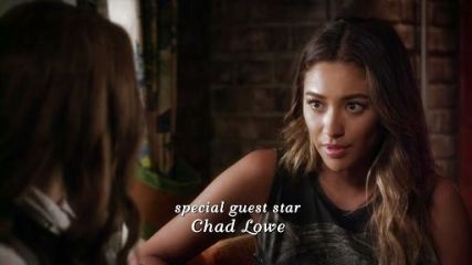 Emily Fields's Tigre Sleeveless Crew T-shirt on Pretty Little Liars