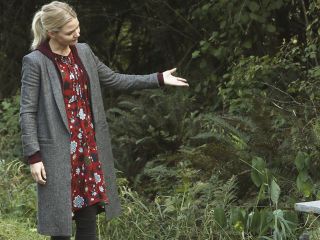 Emma Swan's Kylie Long Shawl Collar Jacket on Once Upon A Time