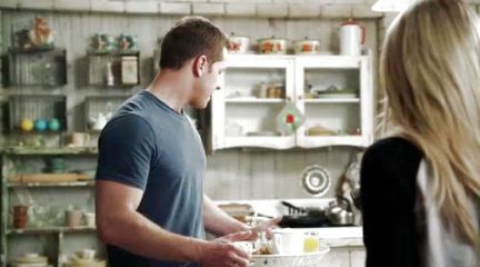 Emma Swan's Raglan Sweater on Once Upon A Time
