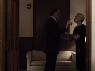 Frank Underwood's Drake Dot Pinstripe Suit on House of Cards