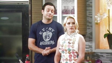 Josh Kaminski's New York Graphic Tee on Young & Hungry
