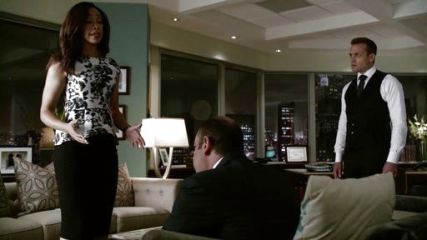 Jessica Pearson's Floral-print cotton and silk-blend top on Suits