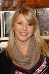 Jodie Sweetin as Stephanie Tanner