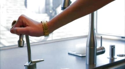 Joss Carver's Gold and Black Jade Spear Cigar Band Ring on Mistresses