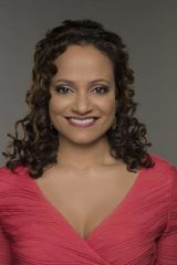 Judy Reyes as Zoila Diaz