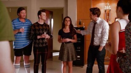 Kurt Hummel's Khaki Oversized Houndstooth Sweater on Glee