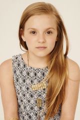 Maisy Stella as Daphne Conrad