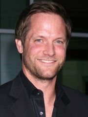 Matt Letscher as Tom Bradshaw