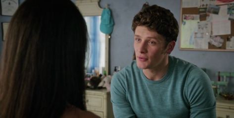 Michael Cordero Jr.'s Slim Cotton-Cashmere Crewneck Sweater on Jane the Virgin