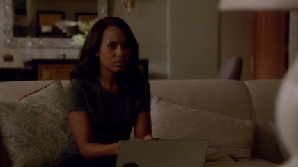 Olivia Pope's Short Sleeve Crew on Scandal