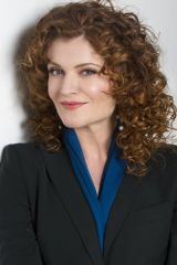 Rebecca Wisocky as Evelyn Powell