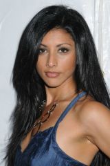 Reshma Shetty as Divya Katdare