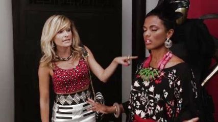 Samantha Jones's Zebra Atomic Box Bag on The Carrie Diaries