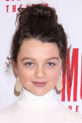 Stefania LaVie Owen as Dorrit Bradshaw
