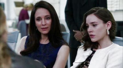 Victoria Grayson's Blue Embroidered Sleeveless Top on Revenge