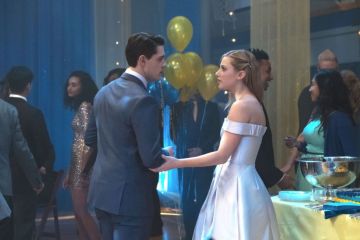 Betty Cooper's Off-the-Shoulder Dress