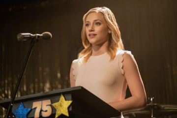 Betty Cooper's Scalloped Tank