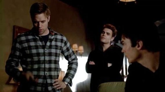 Aaron Whitmore's Morrone Plaid Flannel Button-Down Shirt on The Vampire Diaries