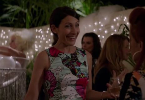 Abby McCarthy's Astere printed satin dress on Girlfriends' Guide to Divorce