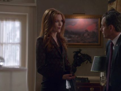 Abby Whelan's Geometric Design Jacquard Jacket on Scandal