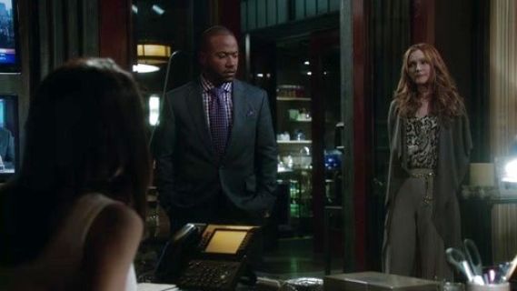 Abby Whelan's 'Lorelei' Print Silk Shirt on Scandal