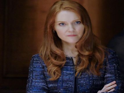 Abby Whelan's zip-up tweed jacket on Scandal