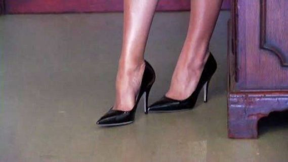 Andi Dorfman's Licorice Too Pump on The Bachelorette 