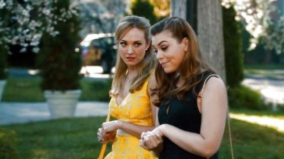 Annabeth Nass's Barbi Foldover Clutch on Hart of Dixie