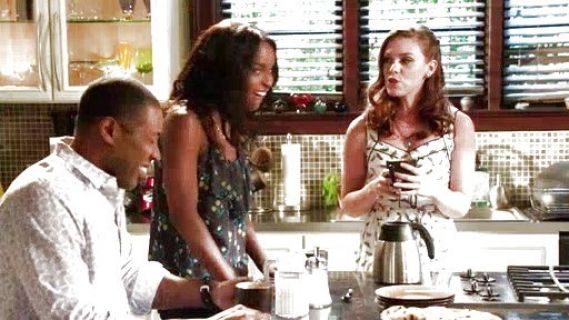 Annabeth Nass's Parakeet Print Jessica Dress on Hart of Dixie