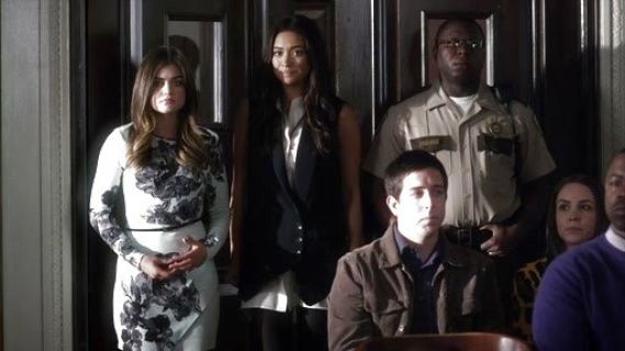 Aria Montgomery's Longsleeve Floral Belted Envelope Dress on Pretty Little Liars