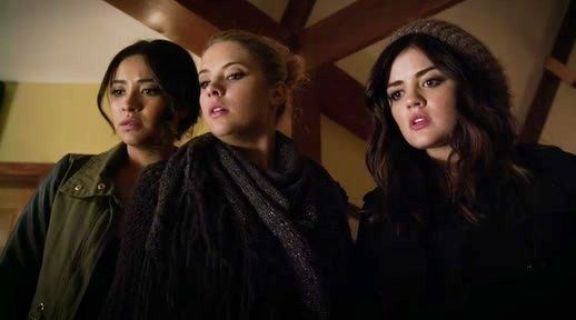 Aria Montgomery's Maddie Sequin Beret on Pretty Little Liars