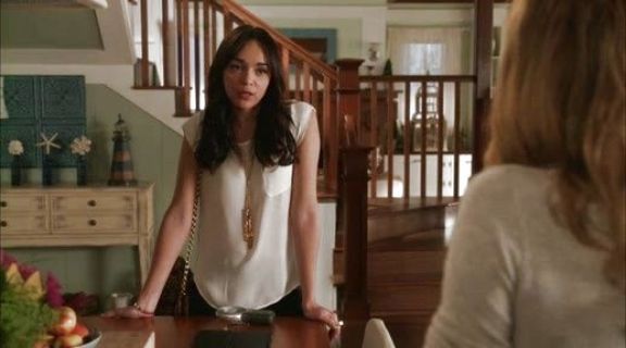 Ashley Davenport's Tigrette Small Nubuck Shoulder Bag on Revenge