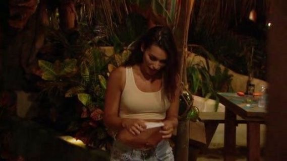 Ashley Iaconetti's Sports Bra on Bachelor in Paradise