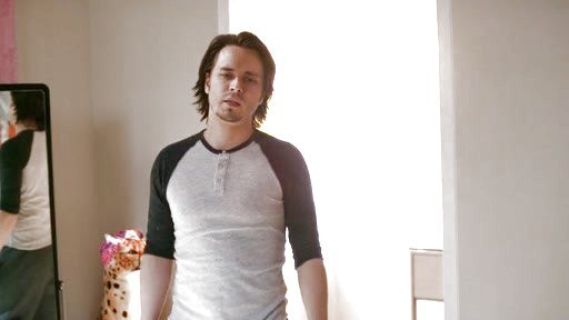 Avery Barkley's Heathered Raglan Henley on Nashville