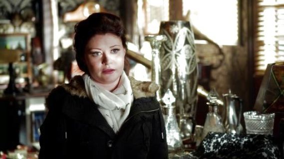 Belle 's Classic Dagger Wool Scarf on Once Upon A Time 