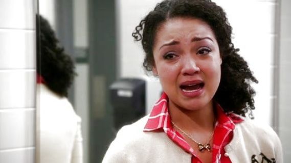 Beth Kingston's Classic Bow Necklace on Chasing Life