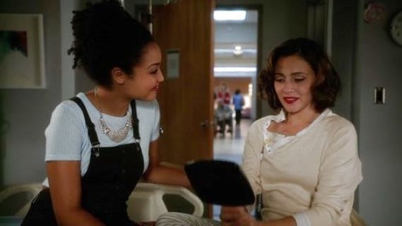 Beth Kingston's Rib Crop Tee on Chasing Life