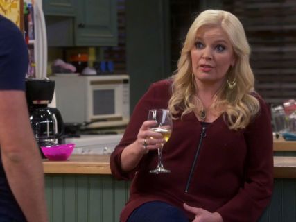 Bonnie Wheeler's High-Low Zip-Front Tunic on Baby Daddy