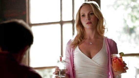 Caroline Forbes's Single Pearly Flower Necklace on The Vampire Diaries