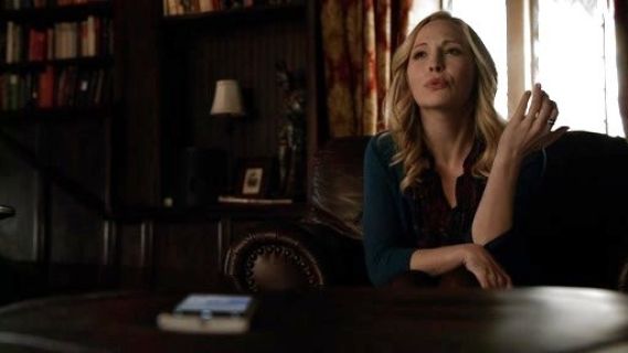 Caroline Forbes's Three Quarter Sleeve Crewneck Cardigan on The Vampire Diaries