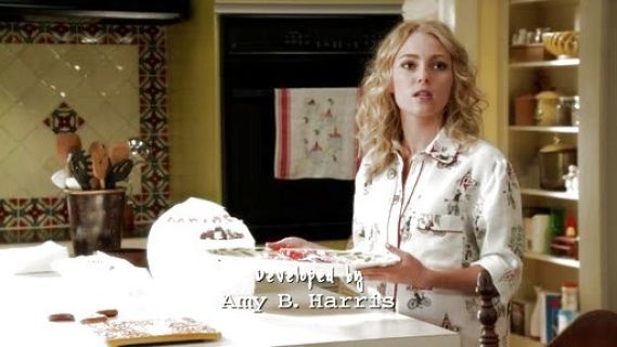 Carrie Bradshaw's City Tour Isabella Pajama Shirt on The Carrie Diaries