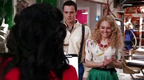 Carrie Bradshaw's Pink Riverstone Necklace on The Carrie Diaries