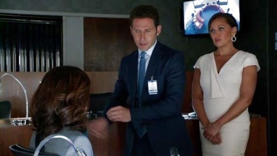 Cecelia's inverted pleat v-neck dress on Royal Pains
